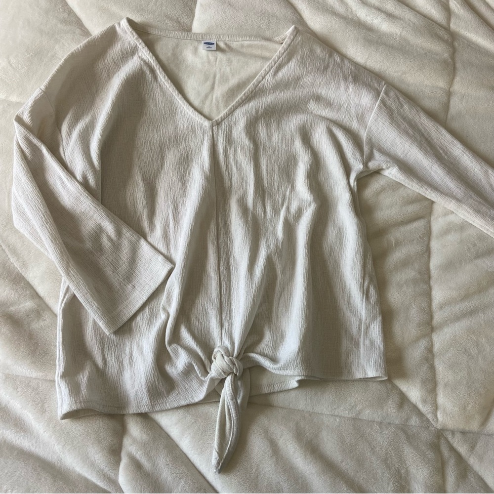 Old Navy 3/4 Sleeve Front Tie V-Neck White Blouse  Size S - $35 —> $18